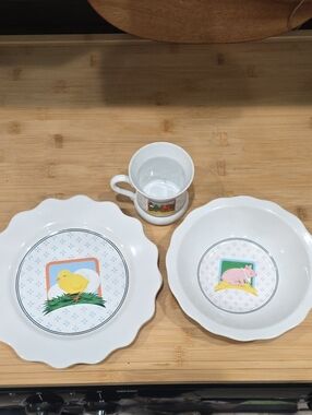 White Ceramic Farm Animal Dinnerware Set with Chick & Pig Motifs Size In Pics!!